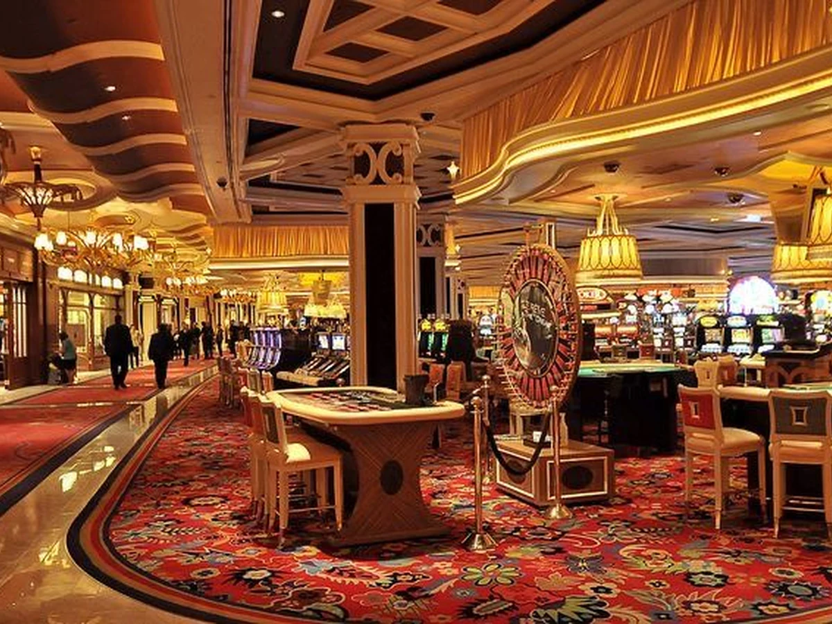 บรรยากาศเกมคาสิโนในล็อบบี้ rm6